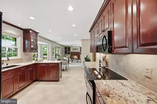 13702 Springstone Ct, Clifton, VA 20124 - Photo 10