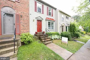 14263 Heritage Crossing Ln, Centreville, VA 20120 - Photo 4
