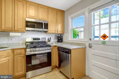 2850 Brook Drive, Falls Church, VA 22042 - Photo 6