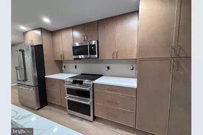 1806 N Shore Court, Reston, VA 20190 - Photo 4