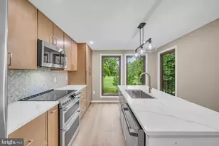 1806 N Shore Ct, Reston, VA 20190 - Photo 1