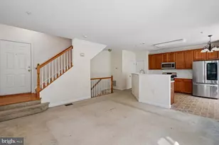 13514 Davinci Ln, Herndon, VA 20171 - Photo 4