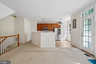 13514 Davinci Ln, Herndon, VA 20171 - Photo 6