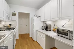 7011 Falls Reach Dr, Falls Church, VA 22043 - Photo 14
