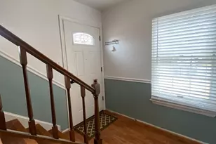 8900 Shamrock Ct, Springfield, VA 22152 - Photo 2