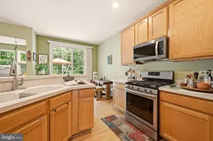 4093 Oak Village Landing, Fairfax, VA 22033 - Photo 18