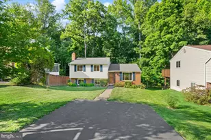 8494 Summer Breeze Ln, Springfield, VA 22153 - Photo 4