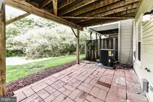 1207 Bond St, Herndon, VA 20170 - Photo 30