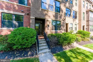 3167 Virginia Bluebell Ct, Fairfax, VA 22031 - Photo 4