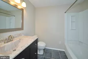 2331 Middle Creek Ln, Reston, VA 20191 - Photo 14