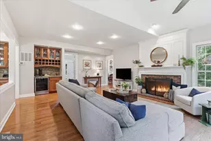 11711 Saddle Crescent Cir, Oakton, VA 22124 - Photo 6