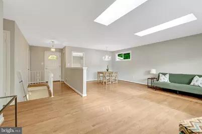 8712 Piccadilly Place, Springfield, VA 22151 - Photo 4