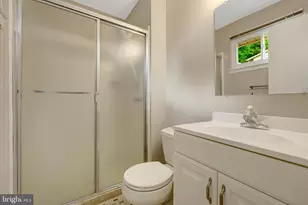 8712 Piccadilly Pl, Springfield, VA 22151 - Photo 26