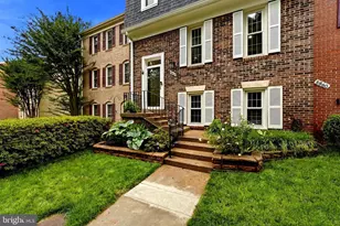 5862 Kara Pl, Burke, VA 22015 - Photo 2