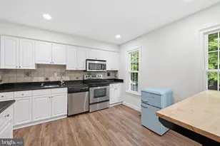 5862 Kara Pl, Burke, VA 22015 - Photo 6