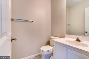 4307 Chariot Ct, Fairfax, VA 22030 - Photo 10