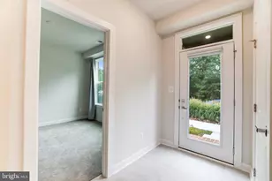 13036 Hattontown Square, Herndon, VA 20171 - Photo 4