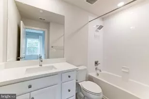 13036 Hattontown Square, Herndon, VA 20171 - Photo 44
