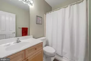 1925 Logan Manor Dr, Reston, VA 20190 - Photo 38