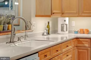 1925 Logan Manor Dr, Reston, VA 20190 - Photo 16
