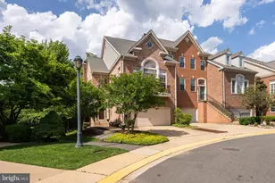 1925 Logan Manor Dr, Reston, VA 20190 - Photo 2