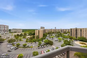 8340 Greensboro Dr, McLean, VA 22102 - Photo 18