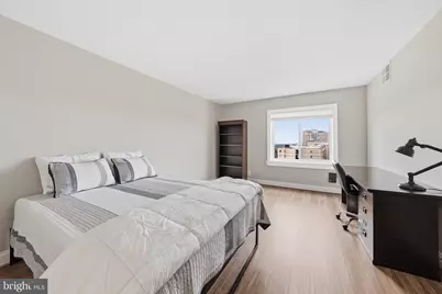 8340 Greensboro Drive #1011, McLean, VA 22102 - Photo 10