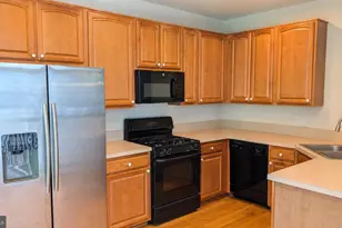 9640 Potters Hill Cir, Lorton, VA 22079 - Photo 2
