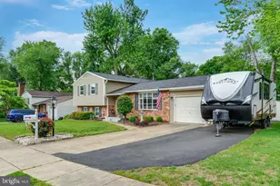 8513 Fairburn Dr, Springfield, VA 22152 - Photo 2