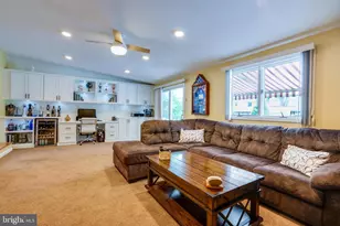 8513 Fairburn Dr, Springfield, VA 22152 - Photo 34