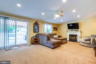 8513 Fairburn Dr, Springfield, VA 22152 - Photo 36