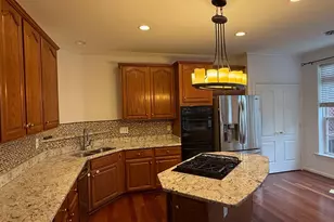 2833 Grace Forest Pl, Vienna, VA 22180 - Photo 4