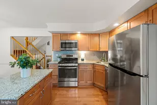 9536 Shepherd Hills Dr, Lorton, VA 22079 - Photo 2