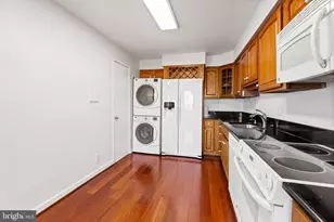 8370 Greensboro, McLean, VA 22102 - Photo 12