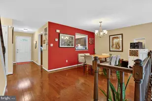 9063 Golden Sunset Ln, Springfield, VA 22153 - Photo 4