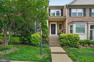 9063 Golden Sunset Ln, Springfield, VA 22153 - Photo 2
