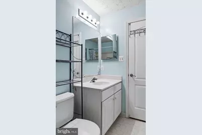10008 Leamoore Lane, Vienna, VA 22181 - Photo 38