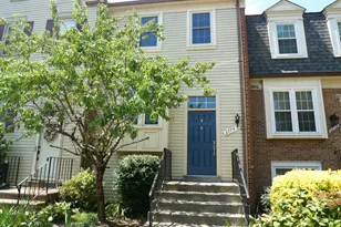 2774 Grovemore Ln, Vienna, VA 22180 - Photo 2