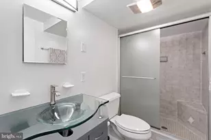 6817 Valley Brook Dr, Falls Church, VA 22042 - Photo 12