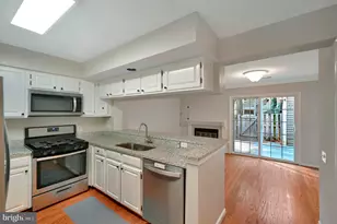 6650 Cypress Point Rd, Alexandria, VA 22312 - Photo 8