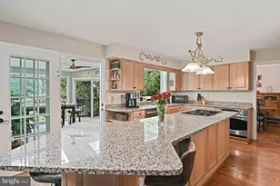 9830 Faust Dr, Vienna, VA 22182 - Photo 18