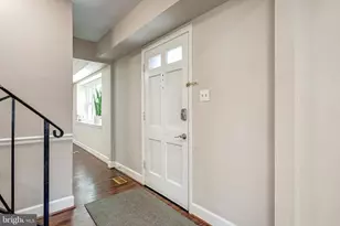 13204 Pressmont Ln, Fairfax, VA 22033 - Photo 2