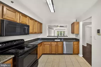 3179 Summit Square Drive #2-E1, Oakton, VA 22124 - Photo 16