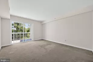 3179 Summit Square Dr, Oakton, VA 22124 - Photo 40