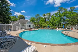 3179 Summit Square Dr, Oakton, VA 22124 - Photo 40