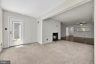 3179 Summit Square Dr, Oakton, VA 22124 - Photo 32