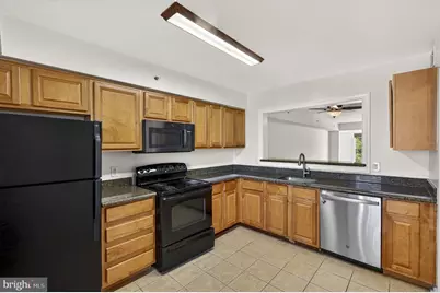 3179 Summit Square Drive #2-E1, Oakton, VA 22124 - Photo 14