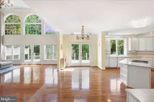 10243 Brittenford Dr, Vienna, VA 22182 - Photo 16