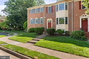 6860 Williamsburg Pond Ct, Falls Church, VA 22043 - Photo 2