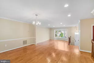 6860 Williamsburg Pond Ct, Falls Church, VA 22043 - Photo 8